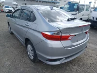 Honda GRACE лот № 30294 оценка 4  с аукциона в Японии 4