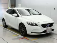 Volvo V40 лот № 90543 оценка 3.5  с аукциона в Японии 4
