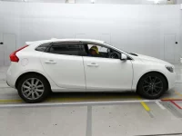 Volvo V40 лот № 90543 оценка 3.5  с аукциона в Японии 2