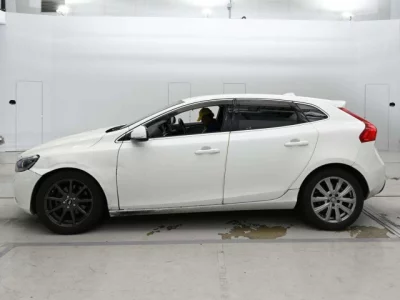 Volvo V40  с аукциона в Японии