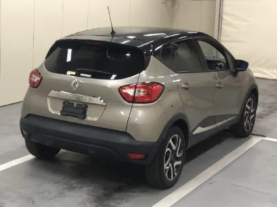 Renault Captur  с аукциона в Японии