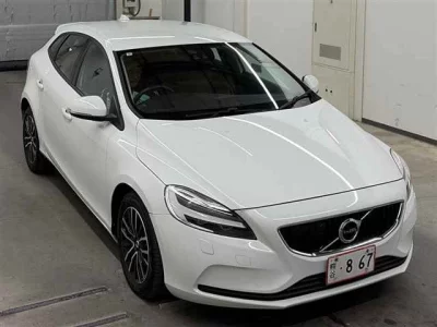 Volvo V40  с аукциона в Японии