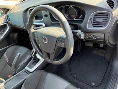 Volvo V40  с аукциона в Японии