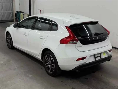 Volvo V40  с аукциона в Японии