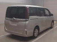 Toyota NOAH лот № 50074 оценка RA  с аукциона в Японии 1