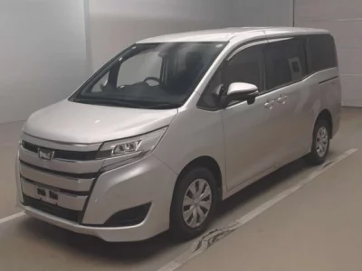 Toyota NOAH  с аукциона в Японии