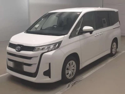 Toyota NOAH  с аукциона в Японии