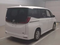 Toyota NOAH лот № 50004 оценка R  с аукциона в Японии 1
