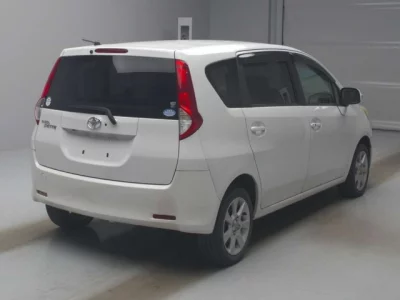 Toyota PASSO SETTE  с аукциона в Японии