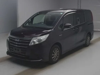 Toyota NOAH  с аукциона в Японии