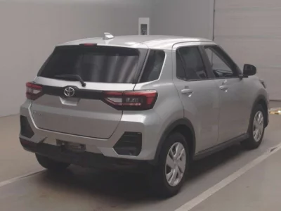 Toyota RAIZE  с аукциона в Японии