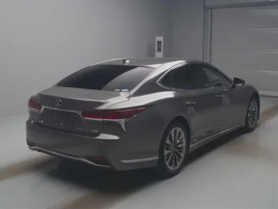 Lexus LS
