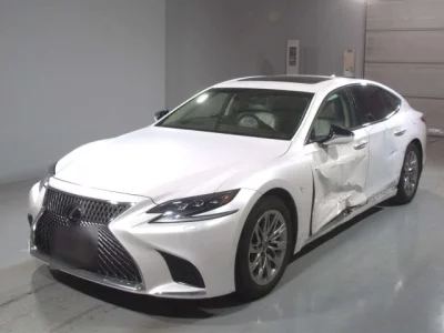 Lexus LS  с аукциона в Японии