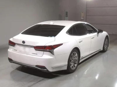 Lexus LS  с аукциона в Японии