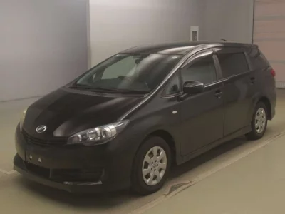 Toyota WISH  с аукциона в Японии