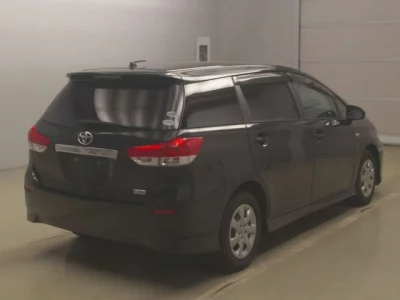 Toyota WISH  с аукциона в Японии