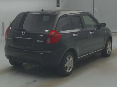 Mazda VERISA  с аукциона в Японии