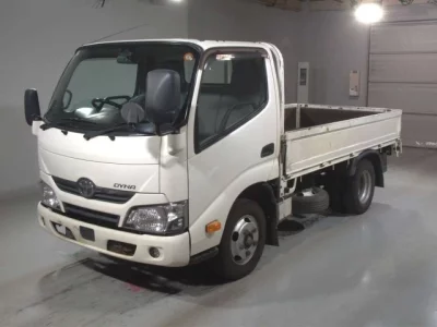 Toyota DYNA  с аукциона в Японии