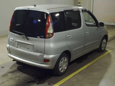 Toyota FUNCARGO  с аукциона в Японии