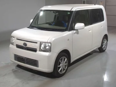 Toyota Pixis Space