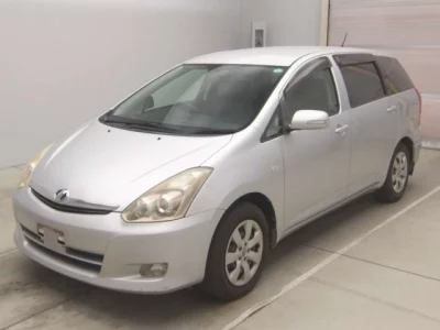 Toyota WISH  с аукциона в Японии