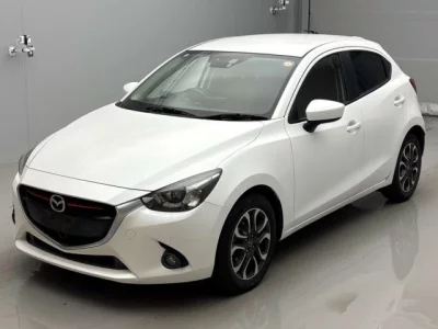 Mazda DEMIO  с аукциона в Японии
