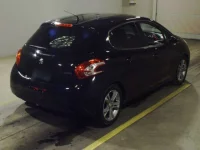 Peugeot 208 лот № 7074 оценка 3.5  с аукциона в Японии 1