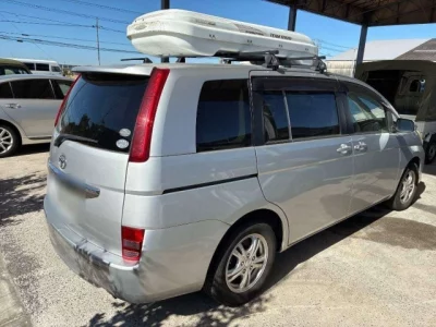 Toyota ISIS