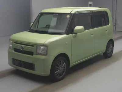 Toyota PIXIS SPACE  с аукциона в Японии