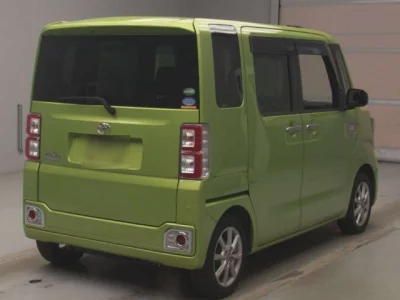 Toyota Pixis Mega
