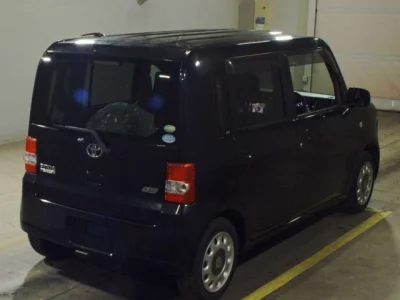 Toyota PIXIS SPACE  с аукциона в Японии