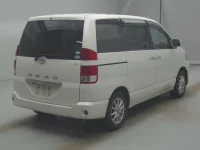 Toyota NOAH лот № 77133 оценка RA  с аукциона в Японии 1