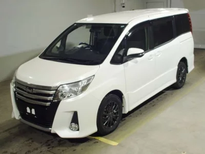 Toyota NOAH  с аукциона в Японии
