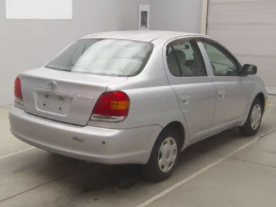 Toyota PLATZ  с аукциона в Японии