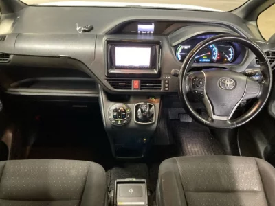 Toyota VOXY  с аукциона в Японии