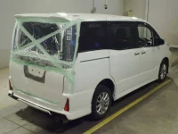 Toyota VOXY лот № 7109 оценка R  с аукциона в Японии 1