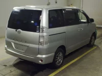 Toyota VOXY лот № 7177 оценка R  с аукциона в Японии 1