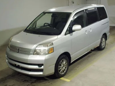 Toyota VOXY  с аукциона в Японии