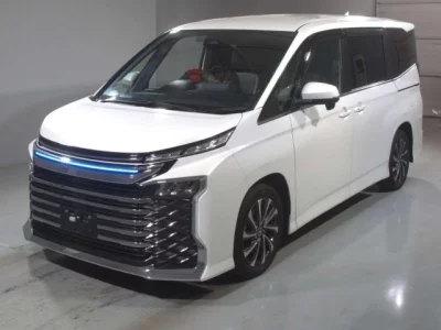 Toyota VOXY  с аукциона в Японии