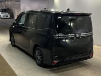 Toyota VOXY лот № 3037 оценка 4.5  с аукциона в Японии 1