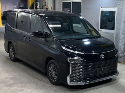 Toyota VOXY  с аукциона в Японии