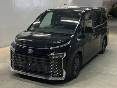 Toyota VOXY  с аукциона в Японии
