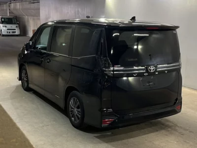 Toyota VOXY  с аукциона в Японии