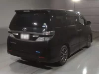 Toyota VELLFIRE лот № 4242 оценка 3  с аукциона в Японии 1