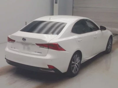 Lexus IS