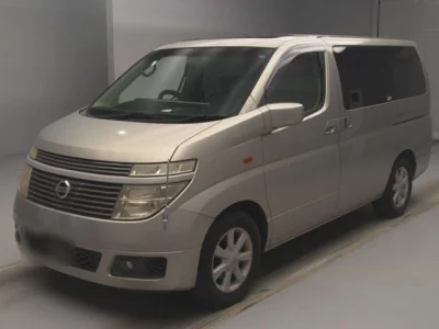 Nissan ELGRAND  с аукциона в Японии