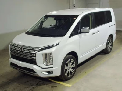 Mitsubishi DELICA D5