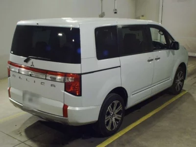 Mitsubishi DELICA D5