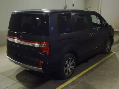 Mitsubishi DELICA D5