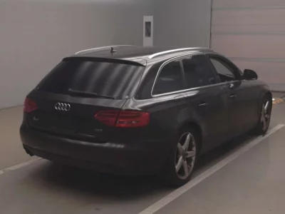 Audi A4  с аукциона в Японии